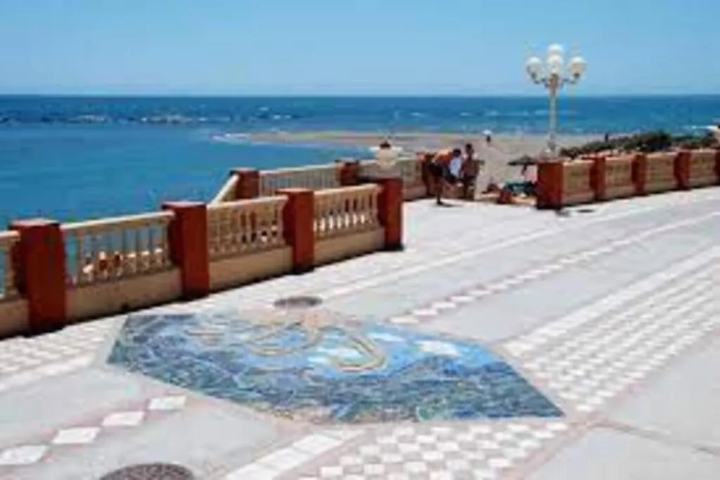 Stylish Seaside 3 Bed Apartment With Terrace + Sea View Benalmadena
