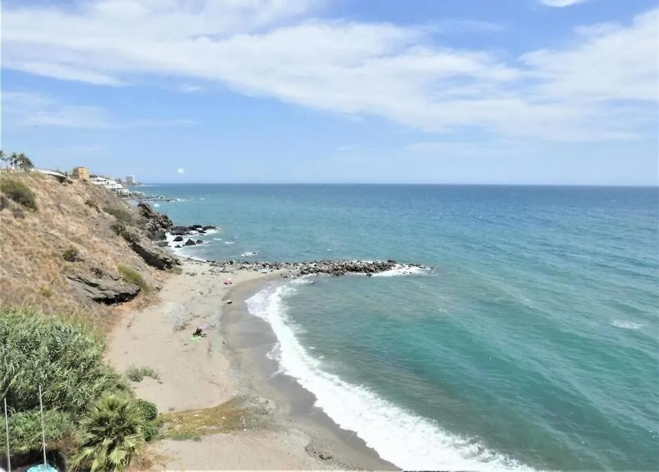 Stylish Seaside 3 Bed Apartment With Terrace + Sea View 贝纳尔马德纳 0*,  西班牙