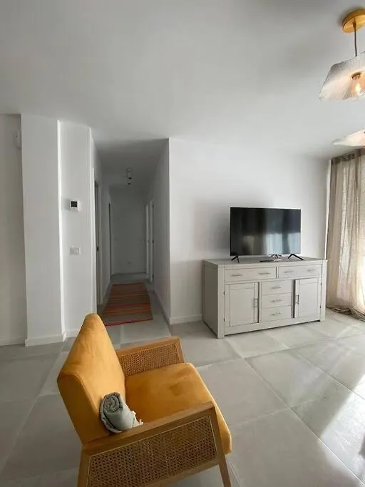 Stylish Seaside 3 Bed Apartment With Terrace + Sea View Benalmadena